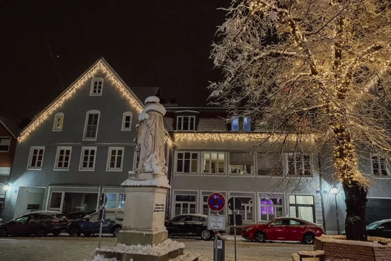 Gewerbeimmobilie Abensberg Aventinusplatz - Außenansicht